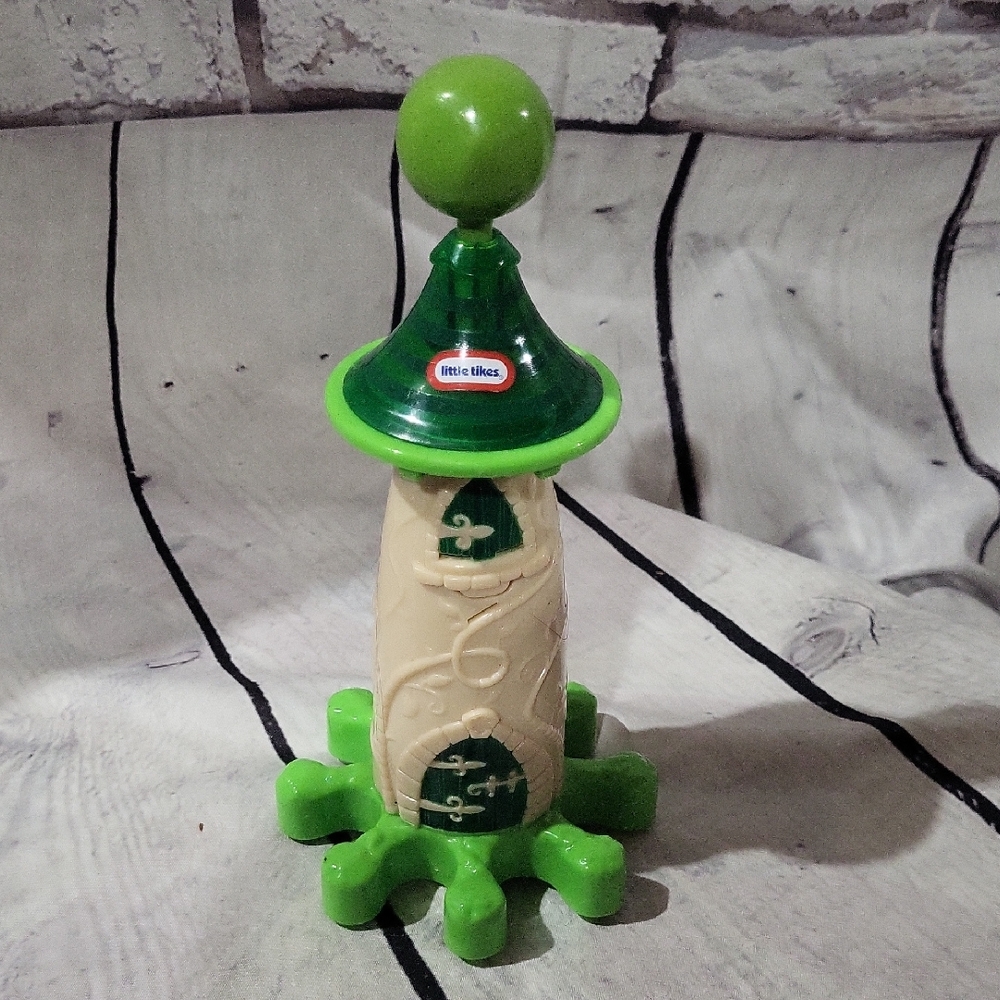 Little Tikes Castle Top Plays Music